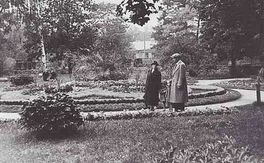 Лихачёвы в Ботаническом саду, 1941 год