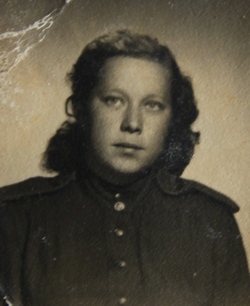 Людмила Белоусова. Фото 1945 г.