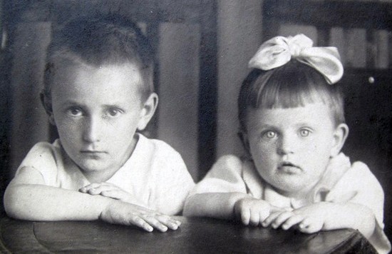 Юра и Нина Алексеевы, апрель 1941 г.