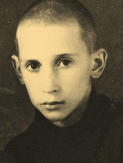 Двоюродный брат Валерий Яшанкин, фотография 1945 года