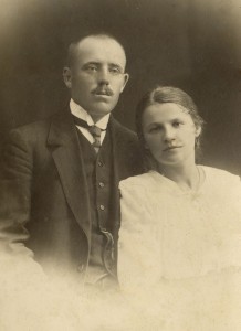 Бронислав Иосифович и Елена Николаевна Левандовские. Фотография ок. 1917 г.