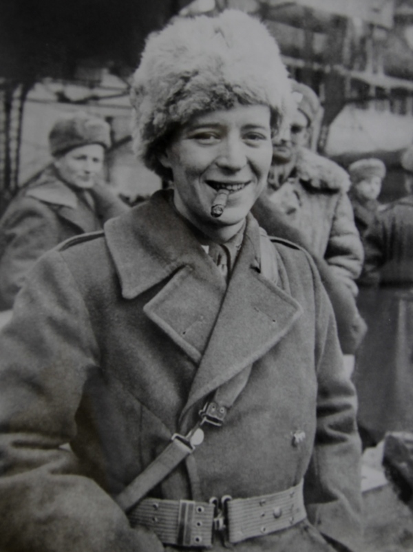 Лейтенант американской армии Фрэнк Нонкок, освобожденный из немецкого плена, в одесском порту, 1945 г.  